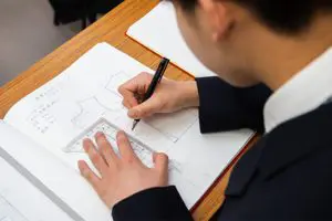 江東服飾高等専修学校 - 服飾学科・授業内容 - パターンメイキング